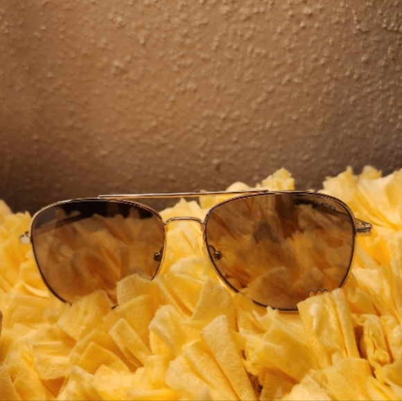 Sunglases - Picture 2 of 4